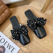 Noir/Annecdote décorative